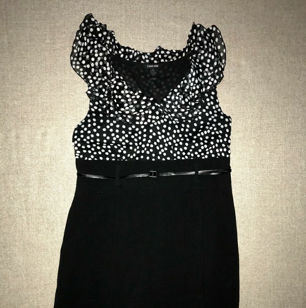 Forever 21 Black & White Dress size L